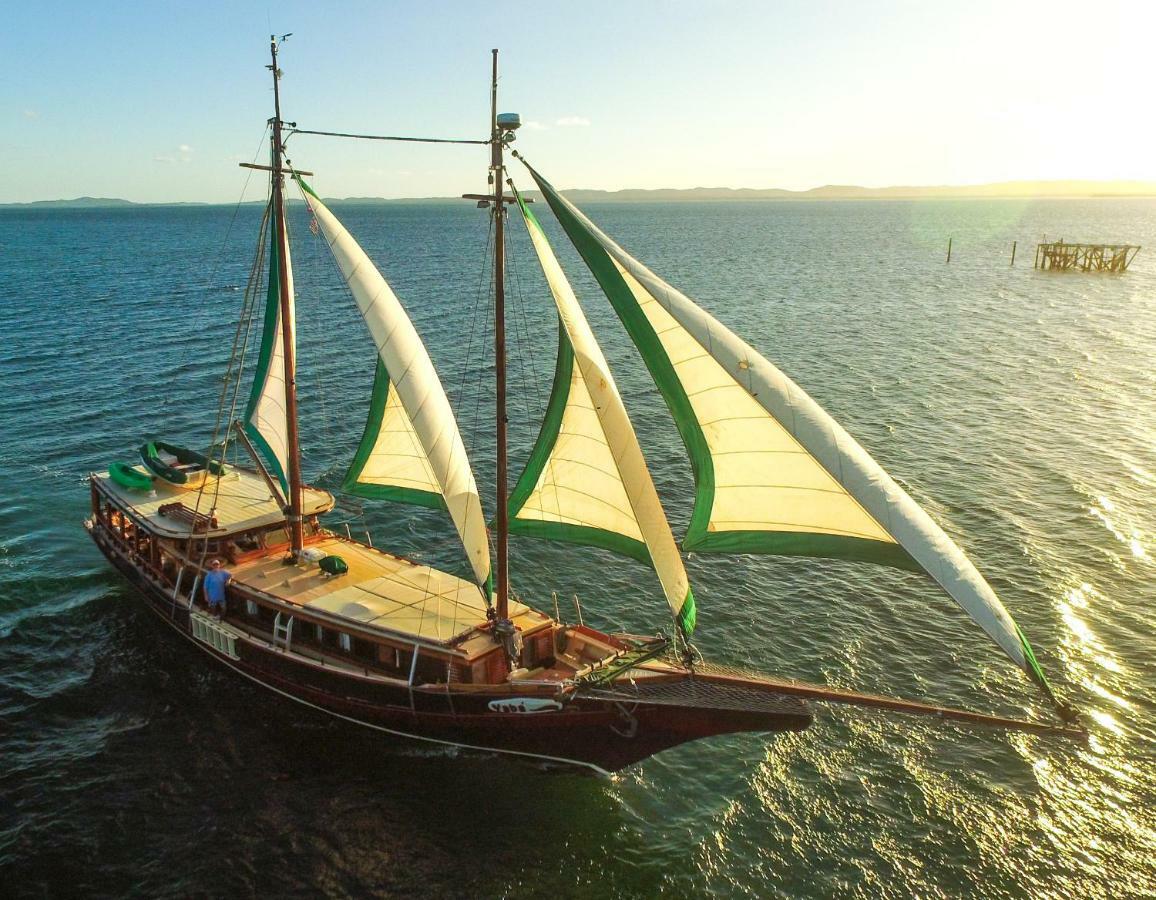 Botel Escuna A Vela - Yaba *