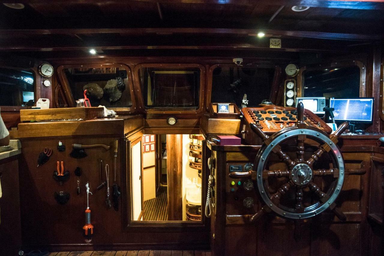 Botel Escuna A Vela - Yaba