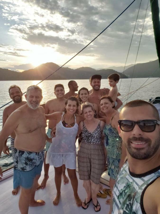Escuna A Vela - Yaba Botel